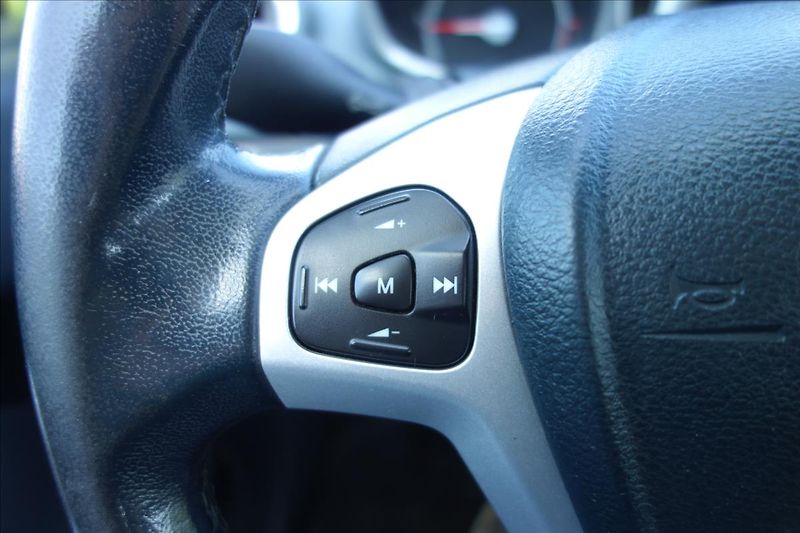 Ford Fiesta 1,2 i, ČR, KLIMATIZACE. - fotka 25 z 30