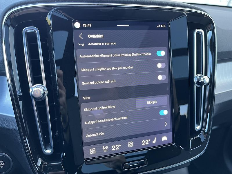 Volvo XC40 B3 FWD BE // 360 // kola - fotka 39 z 51