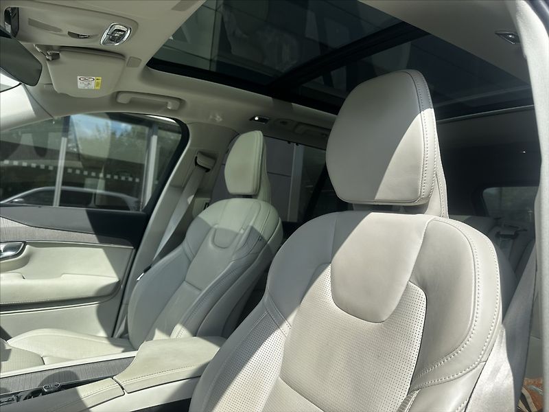 Volvo XC90 2,0 - fotka 12 z 21