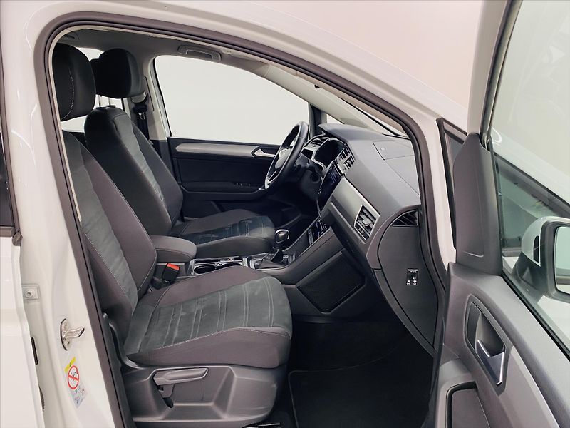 Volkswagen Touran 2,0 TDI DSG 110kW - fotka 8 z 25