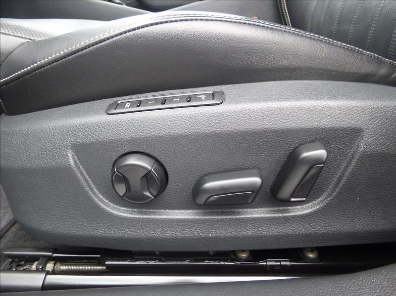Škoda Superb 2,0 TDI DSG CRYSTAL LIGHT  Sty - fotka 35 z 78