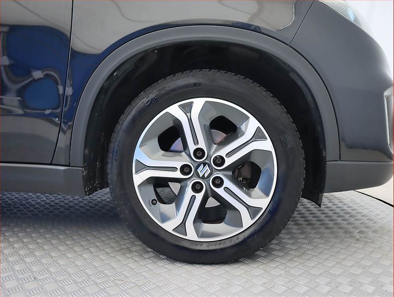 Suzuki Vitara (2018) 1.6 VVT, Automat, Serv.kniha - fotka 15 z 21