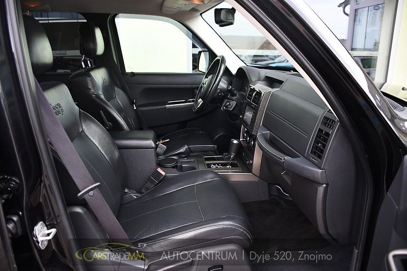 Jeep Cherokee 2.8CRD LIMITED TAŽNÉ - fotka 16 z 44