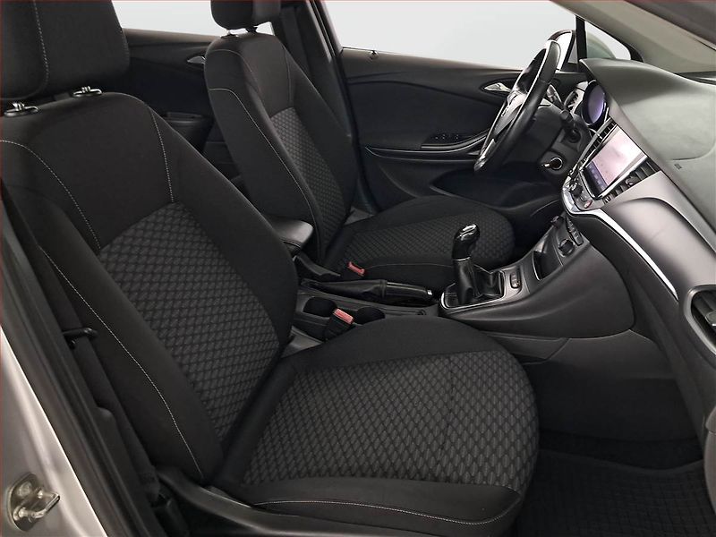 Opel Astra (2017) 1.6 CDTI, Navi, Tempomat - fotka 9 z 19