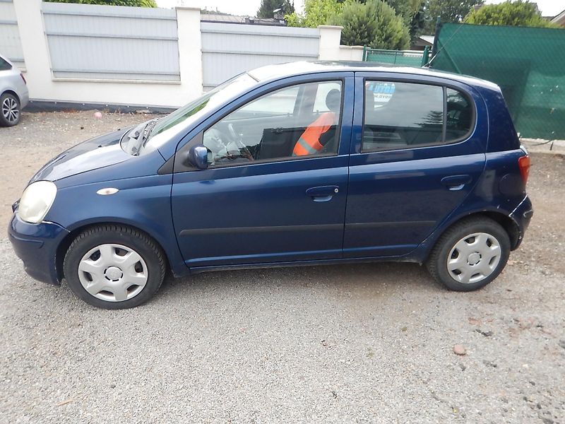 Toyota Yaris 1.0 VVTi, KLIMA - fotka 1 z 20