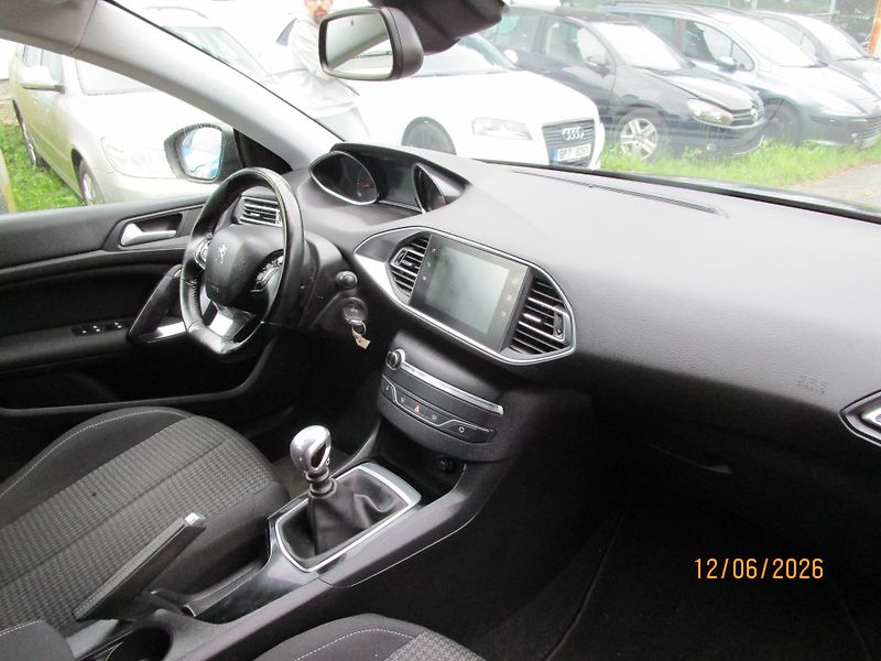 Peugeot 308 (2019) 1,5 HDi SW  - fotka 5 z 30