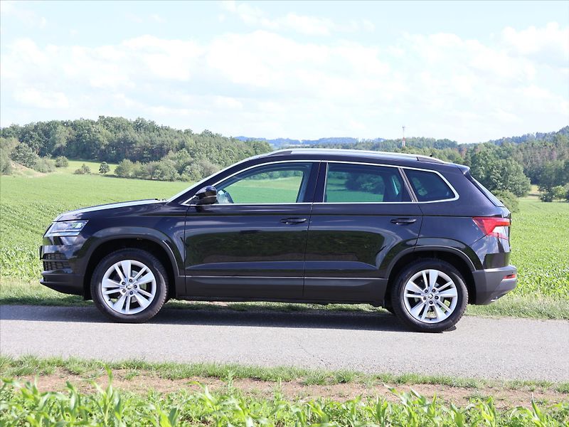 Škoda Karoq 1,0 TSI Soleil LED 1.Majitel - fotka 2 z 27