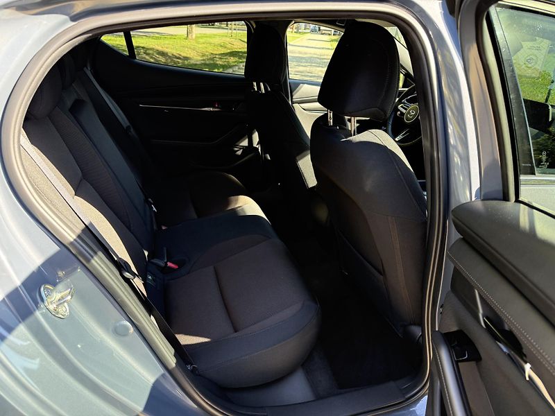 Mazda 3 2.0 Skyactiv-X Mild-Hybrid - fotka 21 z 33