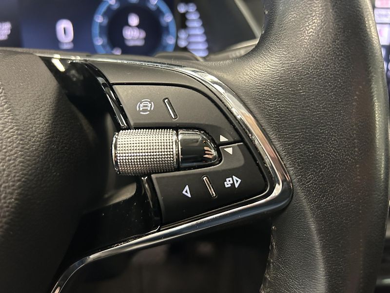 Škoda Octavia (2023) 2.0TDi DSG Style Matrix LED TZ - fotka 8 z 28