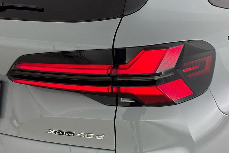 BMW X5 xDrive40d - fotka 5 z 28