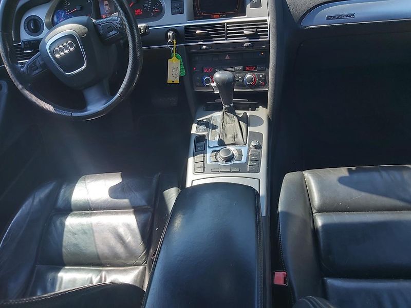 Audi A6 (2005) 3,2 Avant Quatro - fotka 22 z 36