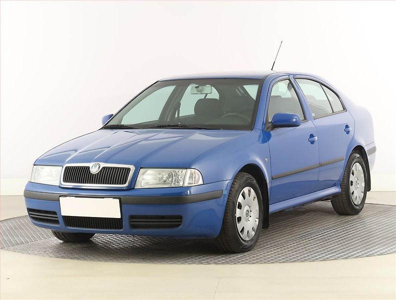 Škoda Octavia (2009) 1.9 TDI , ČR,1.maj - fotka 2 z 15