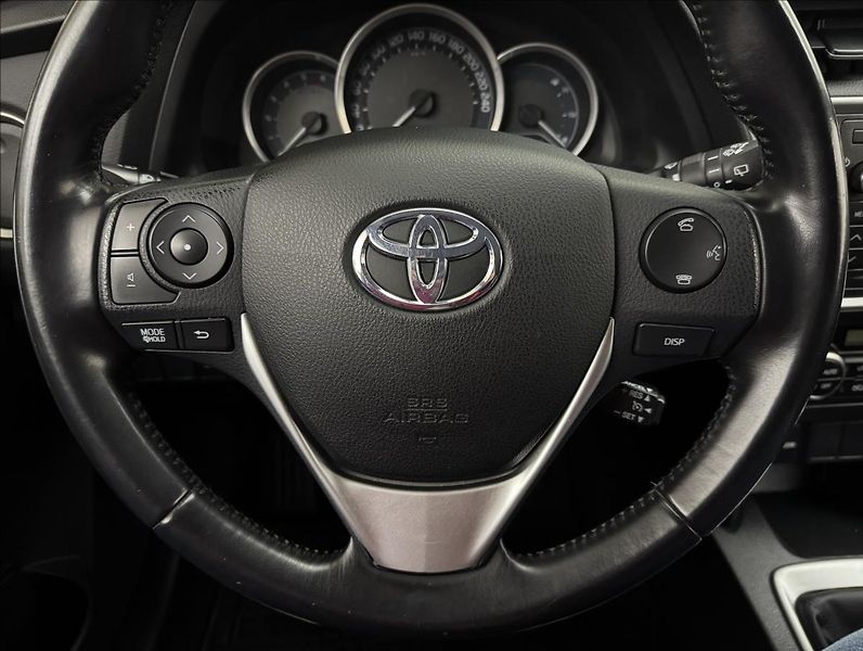 Toyota Auris 1,4 66kW NAVI KAMERA TAŽNÉ - fotka 8 z 32