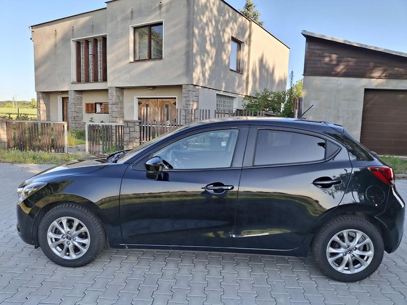 Mazda 2 1.5 benzin  - fotka 2 z 41