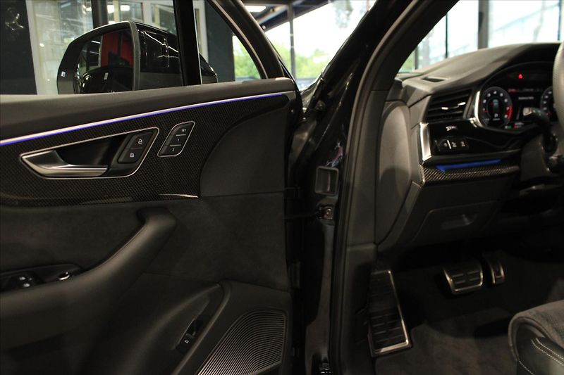 Audi SQ7 TFSi quattro Competition Plus - fotka 11 z 41
