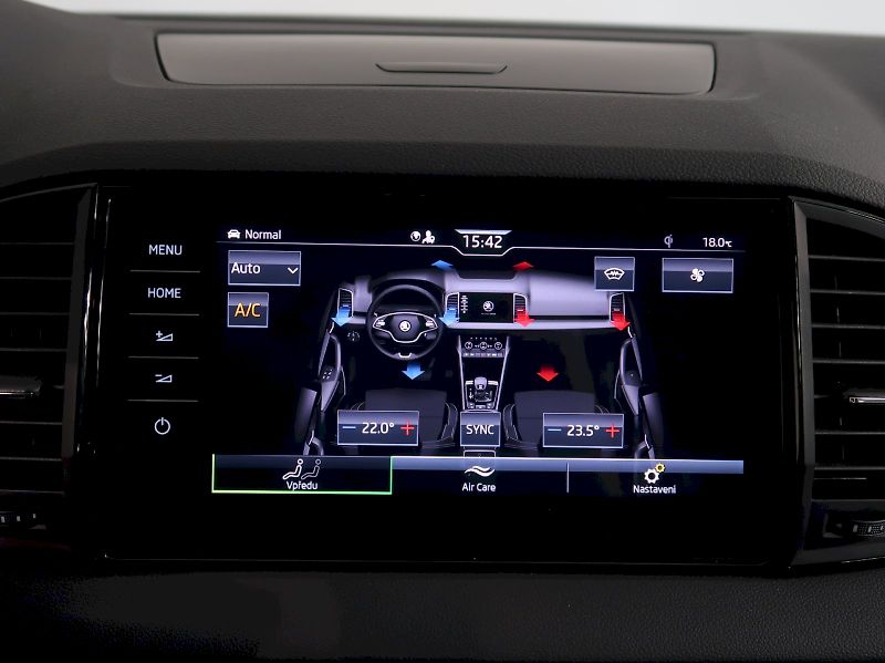 Škoda Karoq (2021) SPORTLINE 2.0TDI 110KW 4x4 DSG - fotka 26 z 43