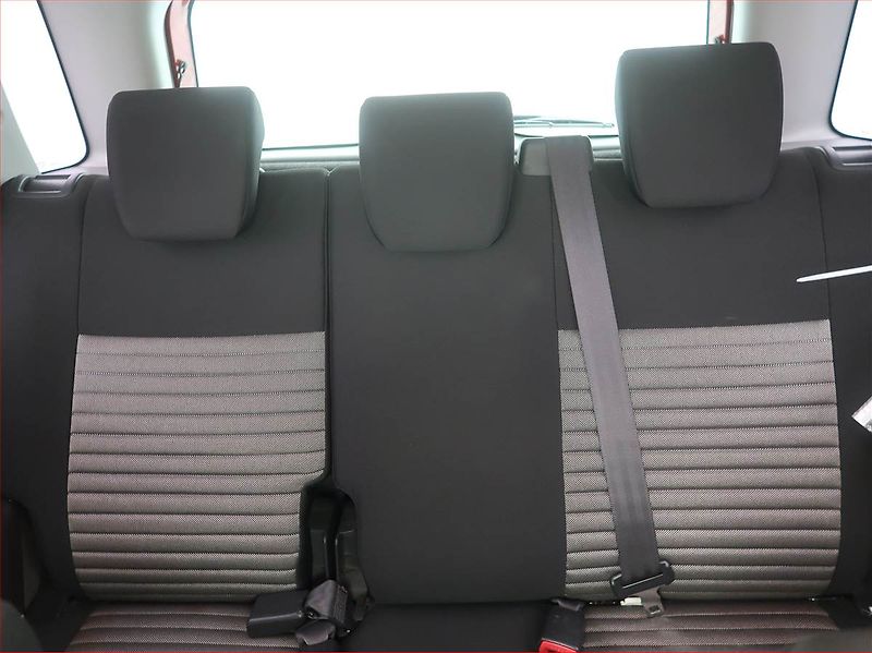 Suzuki SX4 (2010) 1.5 VVT, Serv.kniha - fotka 8 z 13