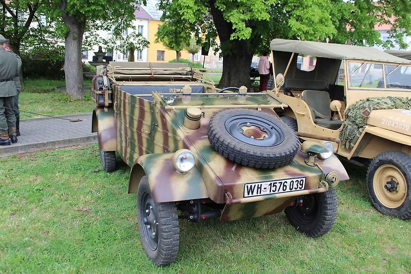 Nádherně zrenovovaný vojenský automobil Volkswagen type 82E, pro který cesta na akci do Radonic u Kadaně byla vůbec prvním dálkovým výjezdem.