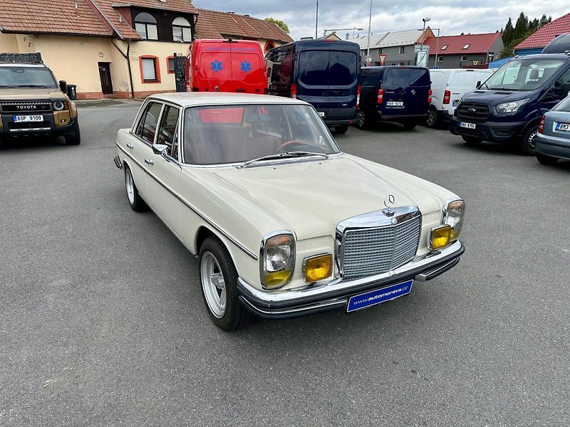 Mercedes-Benz 115 (1973) 114 280E AMG - fotka 4 z 28