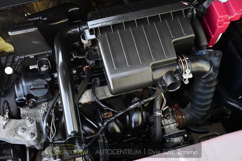 Mitsubishi Space Star 1.2i VÝHŘEV  - fotka 42 z 44
