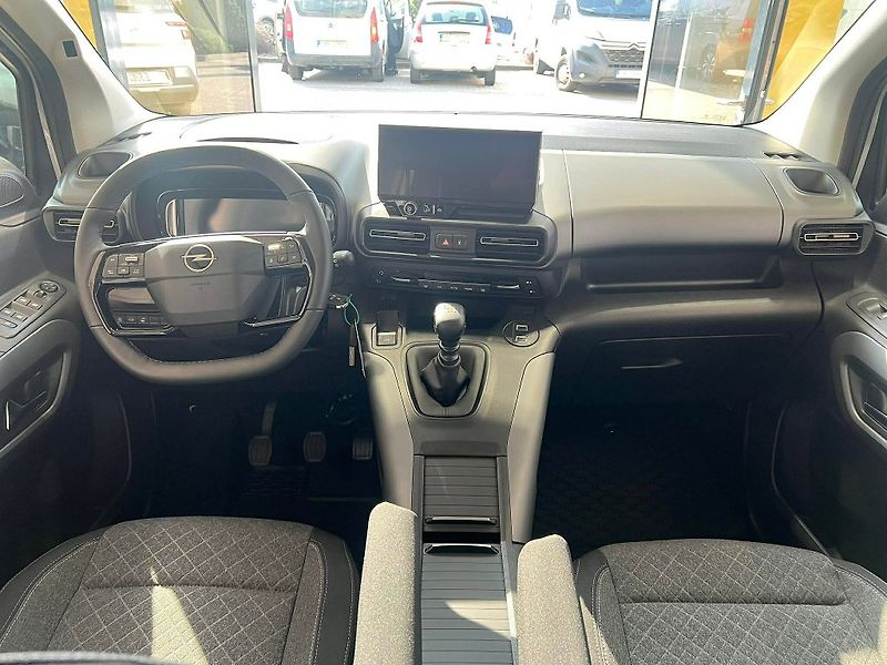 Opel Combo (2026) L2 Eleg.Pl. 1,5CDTi MT6-7 míst - fotka 16 z 27