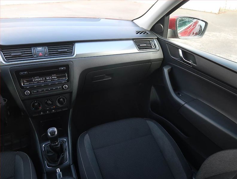 Škoda Rapid (2014) Ambition 1.2 TSI, Serv.kniha - fotka 8 z 17
