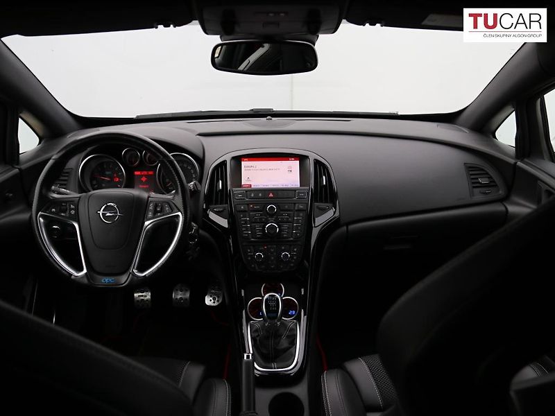 Opel Astra (2017) 2.0 Turbo GTC  - fotka 9 z 21