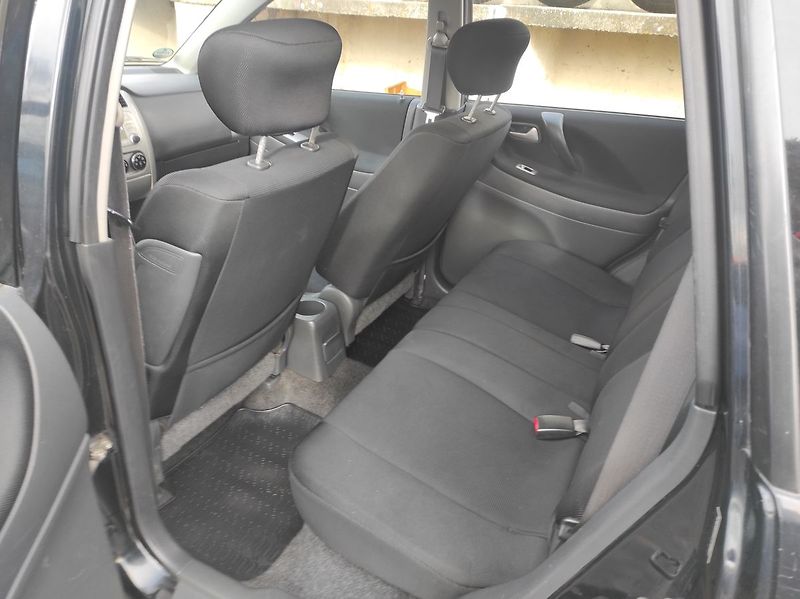 Suzuki Liana 1.6 16V combi 4 seasons - fotka 15 z 26