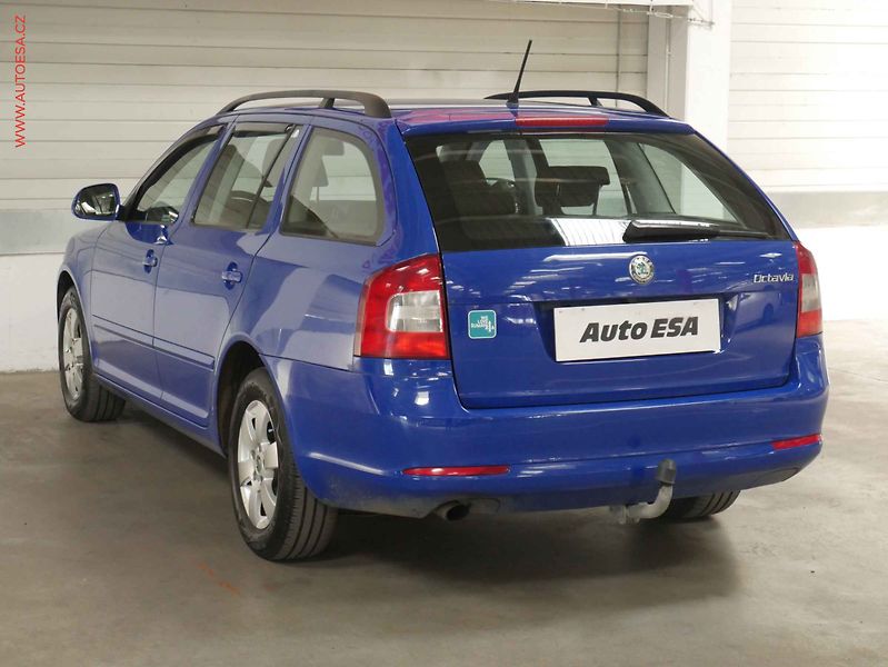 Škoda Octavia (2009) 1.6 TDi, ČR, AC, TZ, navi - fotka 4 z 15
