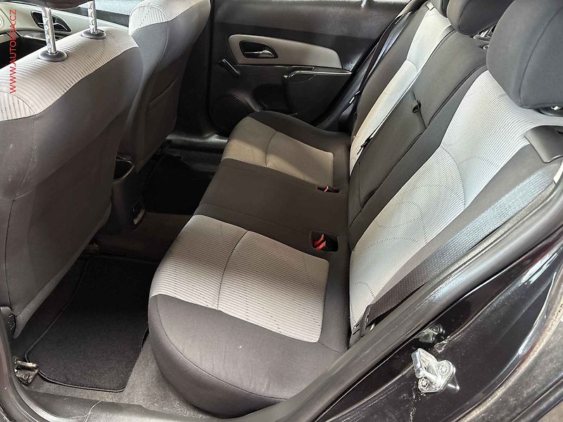 Chevrolet Cruze (2013) 1.6i, TZ, +kola - fotka 10 z 14