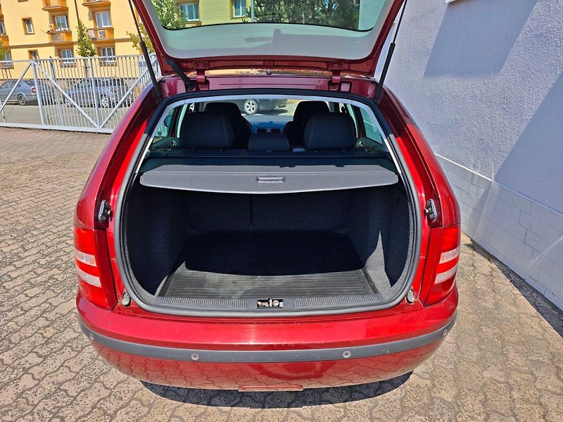 Škoda Fabia (2007) 1.2 HTP Elegance nové ČR 1.maj - fotka 6 z 32