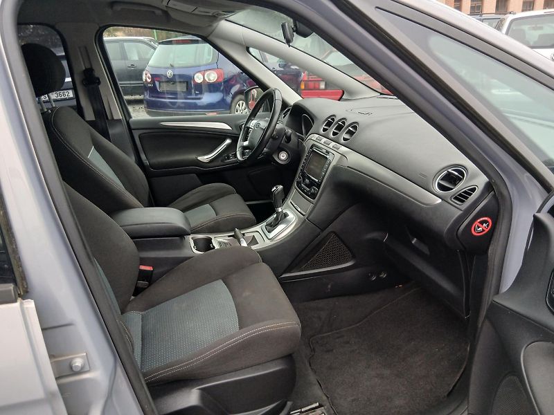 Ford S-MAX 2.0 TDCI, AUTOMAT - fotka 17 z 32