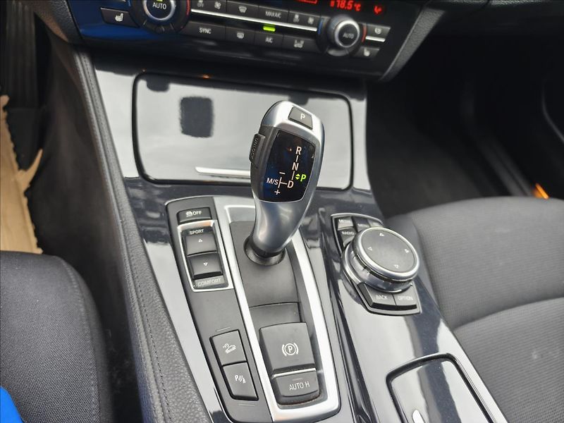 BMW Řada 5 2,0 520D XDRIVE - fotka 11 z 14