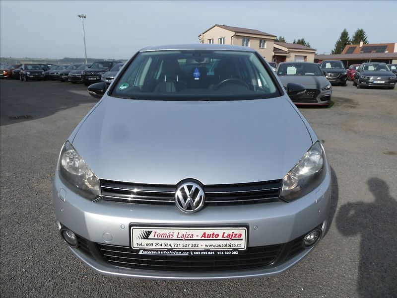 Volkswagen Golf 1,2 TSi 77kW MATCH serviska - fotka 2 z 45