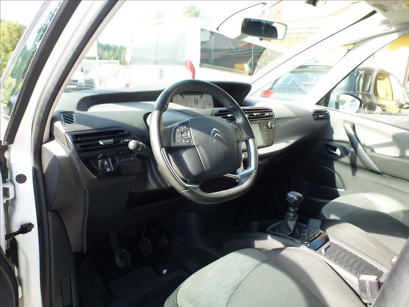 Citroën Grand C4 SpaceTourer 1,2 Pure Tech 130 7míst - fotka 16 z 45