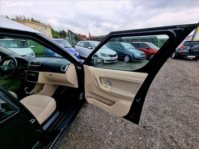 Škoda Roomster (2007) 1,2 12V HTP Com - fotka 20 z 22