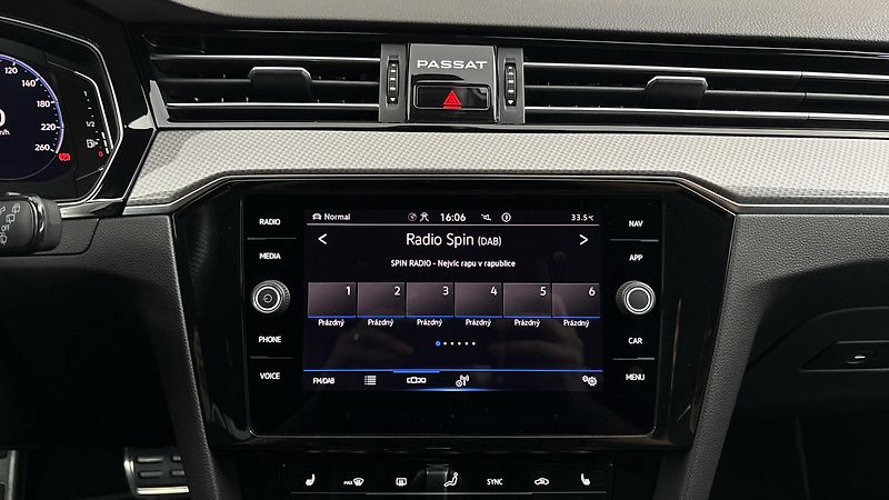 Volkswagen Passat 2.0 TDI DSG 4MOTION Alltrack - fotka 11 z 31