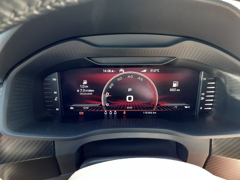 Škoda Kodiaq (2023) 2.0 TDi DSG 4x4 SPORT-LINE - fotka 13 z 34