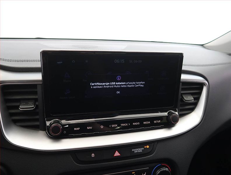 Kia Ceed (2023) 1.5 T-GDI, ČR,1.maj - fotka 16 z 21