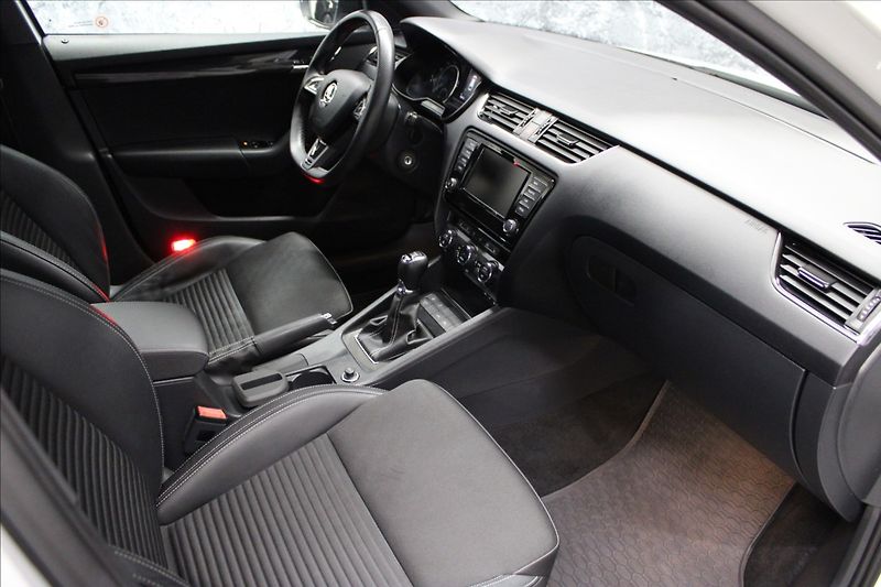 Škoda Octavia 2,0 TSI 162KW MAN VRS MODE - fotka 10 z 36