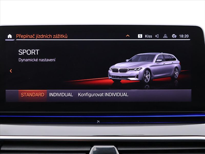 BMW Řada 5 3,0 530d 183kW xDrive Touring - fotka 24 z 35