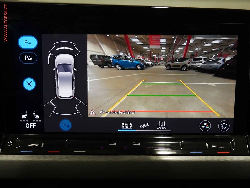 Volkswagen Golf (2020) 1.5TSi, AC, LED, navi - fotka 23 z 23