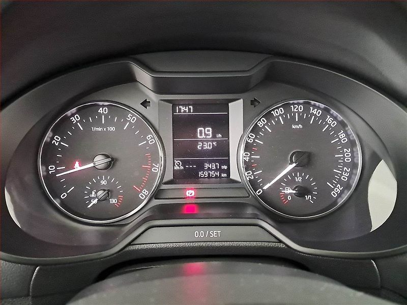 Škoda Octavia (2014) 1.2 TSI, Tempomat - fotka 11 z 18