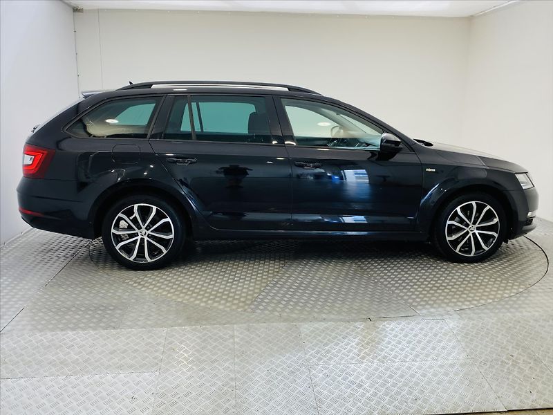 Škoda Octavia 1,5 TSI 110kW Ambition - fotka 25 z 28