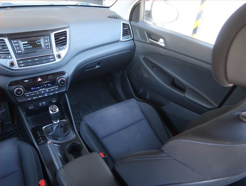 Hyundai Tucson (2016) 1.6 GDI, Serv.kniha, Tempomat - fotka 8 z 16