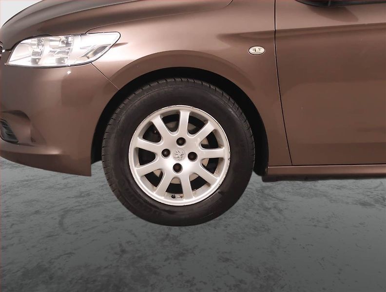 Peugeot 301 (2015) 1.6 VTi, po STK, jezdí výborně - fotka 14 z 15