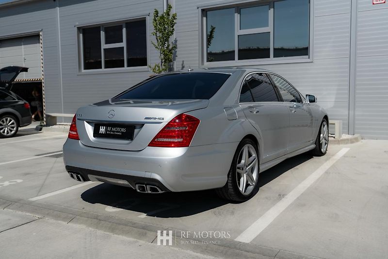 Mercedes-Benz Třídy S (2013) AMG S 63 5.5 V8 Biturbo - fotka 15 z 56