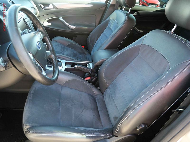 Ford Mondeo (2010) 2.0 TDCI, AT, navi, xenon - fotka 9 z 21