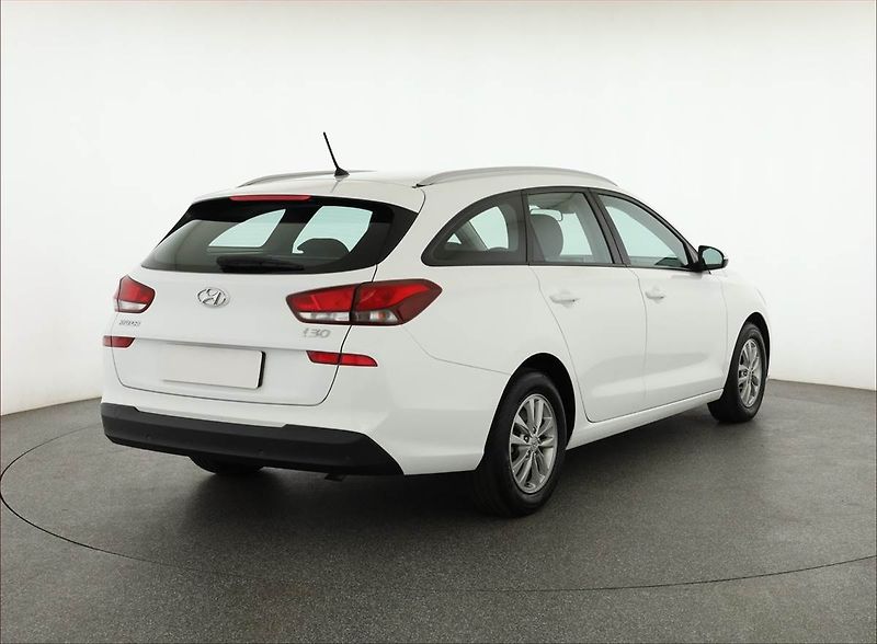 Hyundai i30 (2017) 1.0 T-GDI, Serv.kniha - fotka 5 z 17