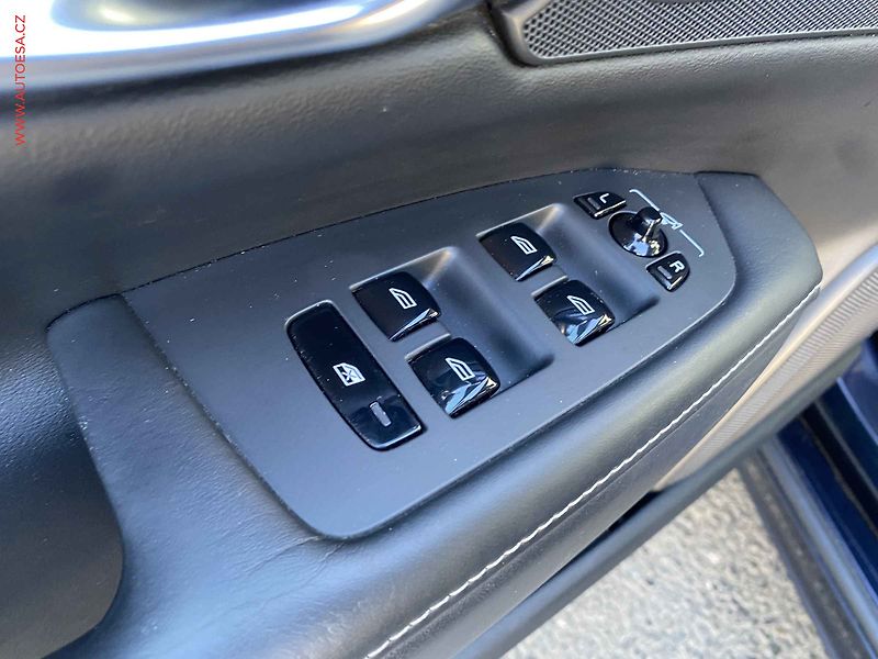 Volvo V90 (2018) 2.0D, AT, navi, LED - fotka 13 z 20